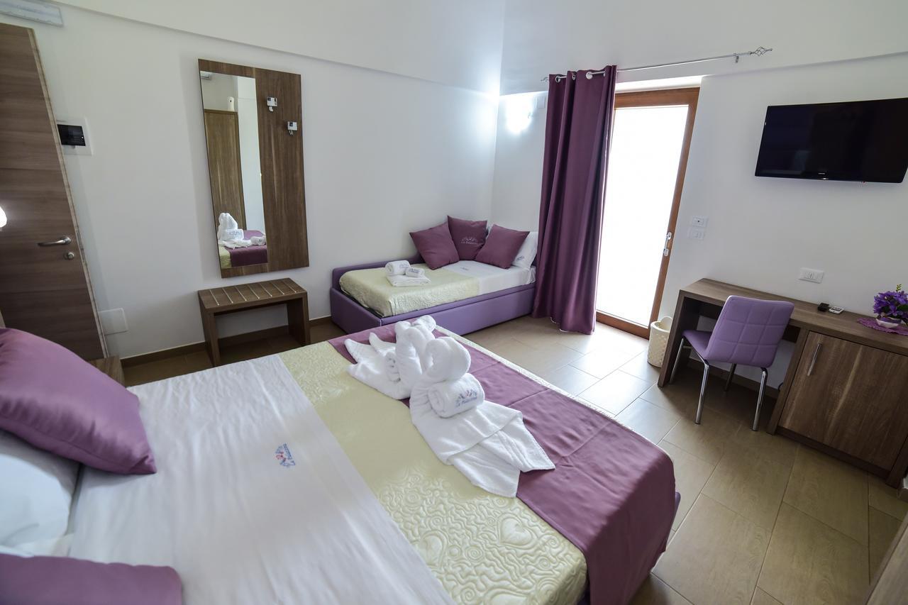 La Palazzina Bed & Breakfast 切萨雷奥港 外观 照片